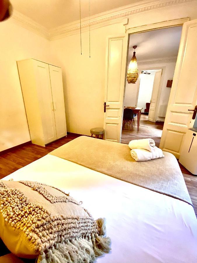 Alani Montjuic Hostel Barcelona Bagian luar foto
