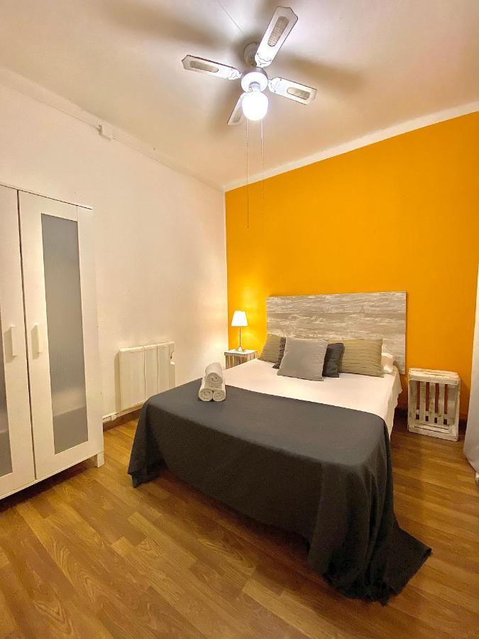 Alani Montjuic Hostel Barcelona Bagian luar foto