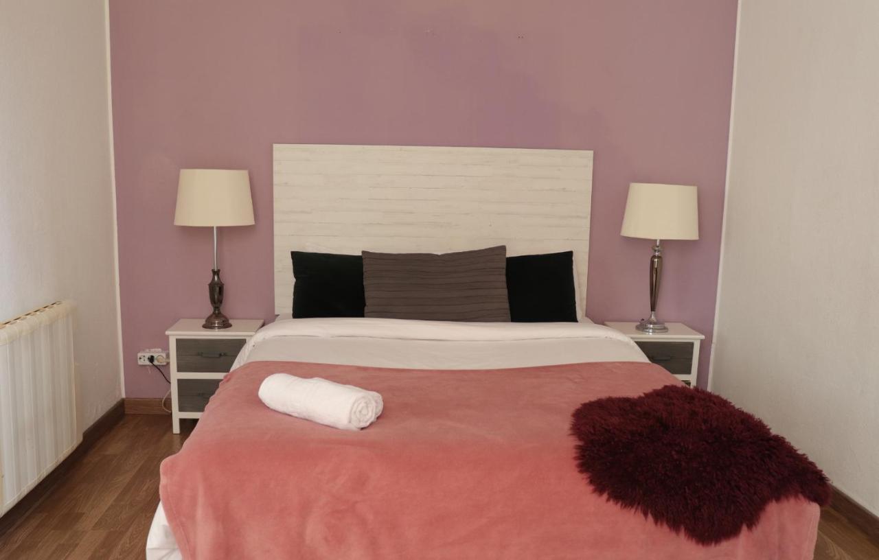 Alani Montjuic Hostel Barcelona Bagian luar foto
