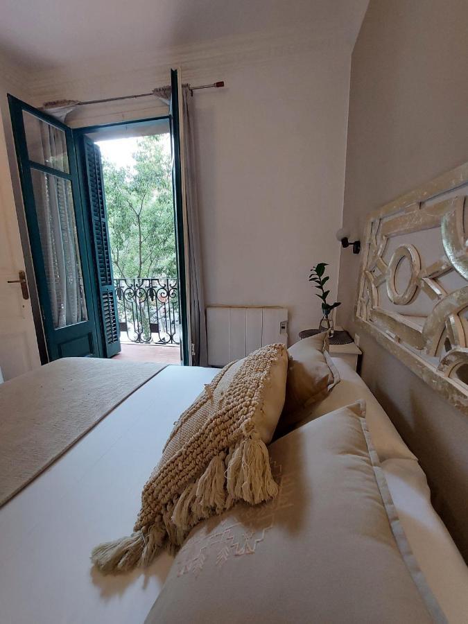 Alani Montjuic Hostel Barcelona Bagian luar foto