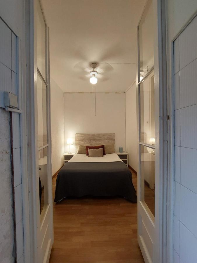 Alani Montjuic Hostel Barcelona Bagian luar foto